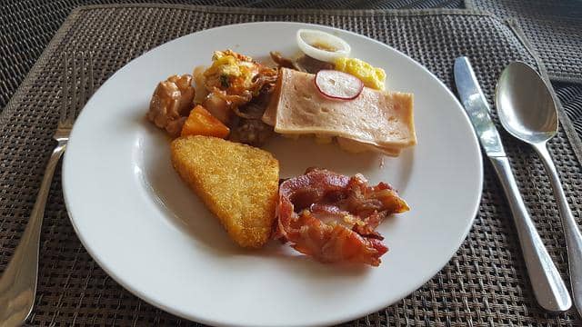 Travel blogger food breakfast