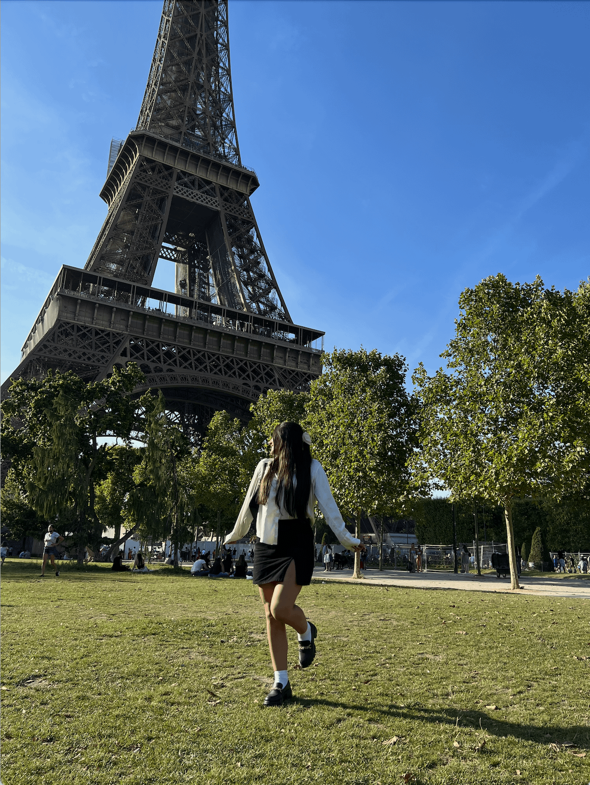 Leanna Sally in Paris