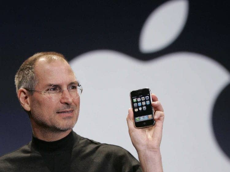 Steve Jobs showcasing the first iPhone